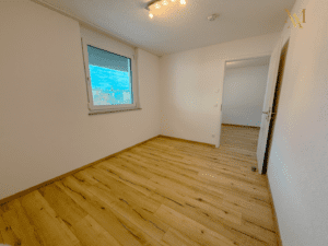 Kinder-/Schlafzimmer