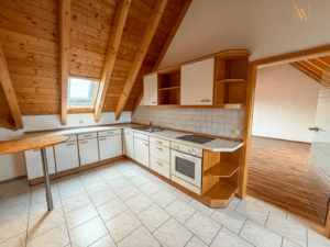 Die gut integrierte Einbauküche