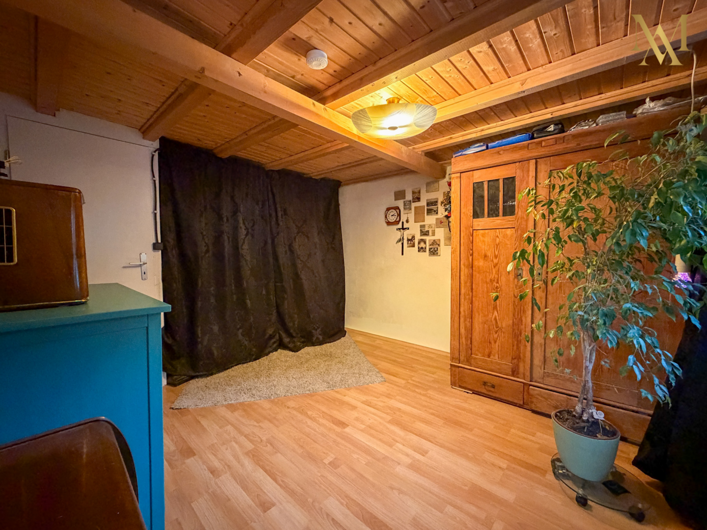 Flexibel nutzbares Zimmer im Untergeschoss (Schlafen/Gäste)