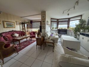 Das helle Wohnzimmer