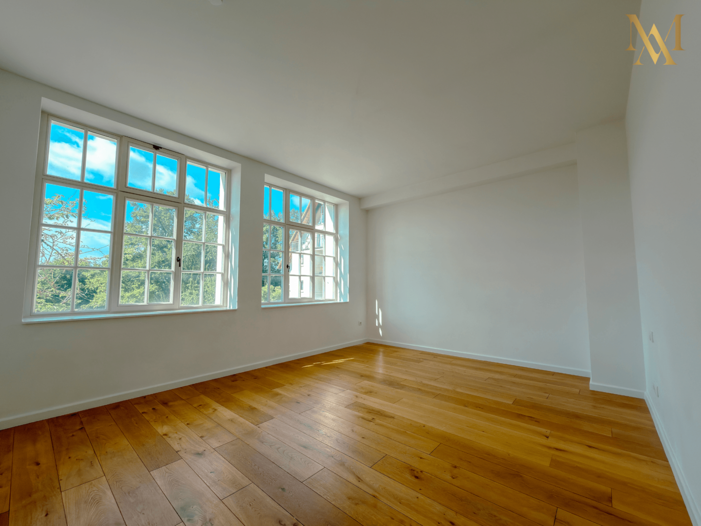 Das große und helle Schlafzimmer